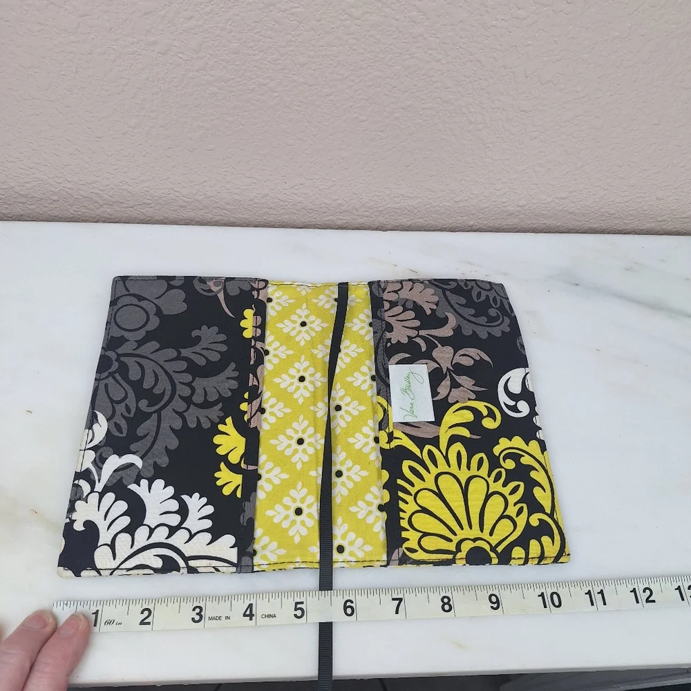 NWOT Vera Bradley Checkbook Cover,  NoteBook Cover,  With Bookmark - Picture 6 of 7